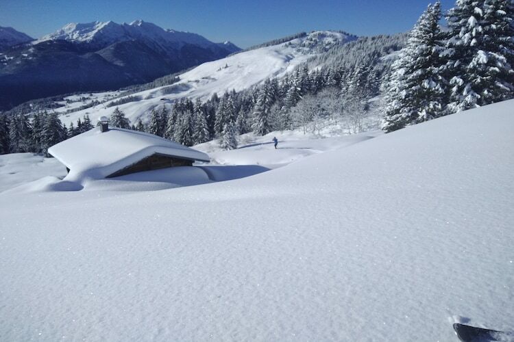 Chalet Notre Dame de Bellecombe, vue Aravis - Photo 13