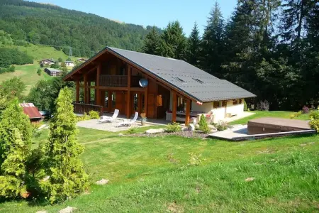 Chalet L'Etoile, Chalet à Les Gets avec accès aux pistes - Photo 1