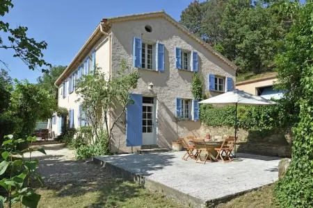 Location villa à Collobrieres, Maison de vacances avec piscine dans le Var.