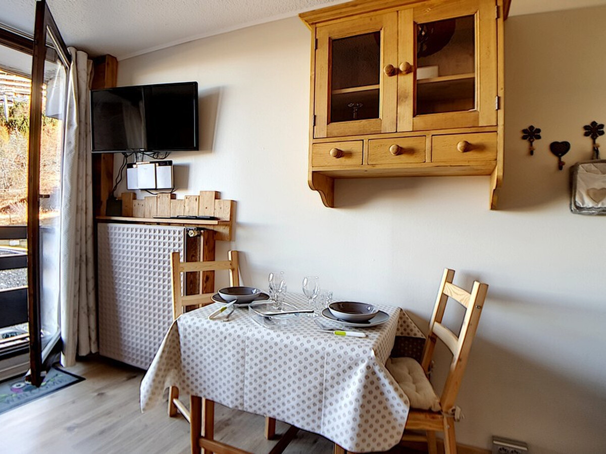 Studio rénové 17m² aux Menuires, accès direct aux pistes - Photo 4