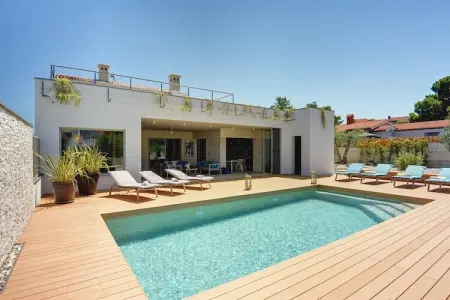 Location villa à Stinjan, Villa à Stinjan avec Piscine et Vue Mer