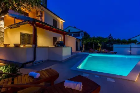 Location maison à Pula, Maison à Pula proche Plage & Piscine