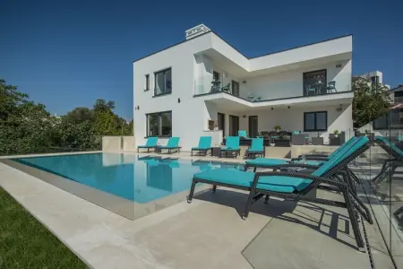 Location villa à Pješčana Uvala, Villa à Pješčana proche Plage et Piscine