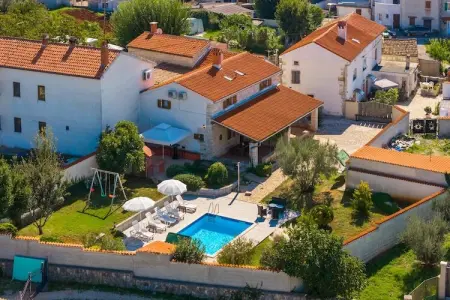 Location maison à Segotici, Maison à Šegotići avec piscine privée
