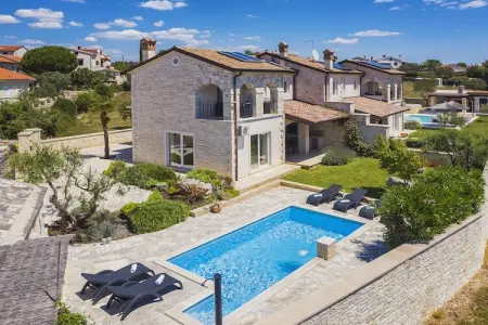 Location villa à Rovinjsko Selo, Villa près de Rovinj avec piscine et vue mer