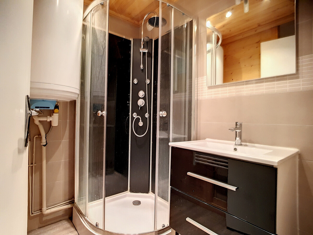 Studio 24m² aux pieds des pistes, balcon, animaux admis - Photo 14