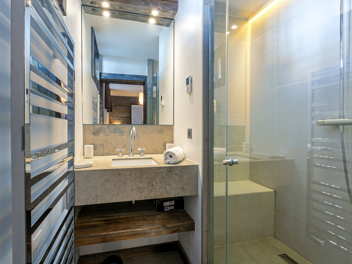 Appartement-chalet 110m² face au front de neige, hammam privé - Photo 14