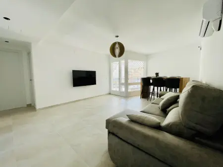 Appartement rénové à Salou, 3 chambres, proche plage, climatisation : photo 2