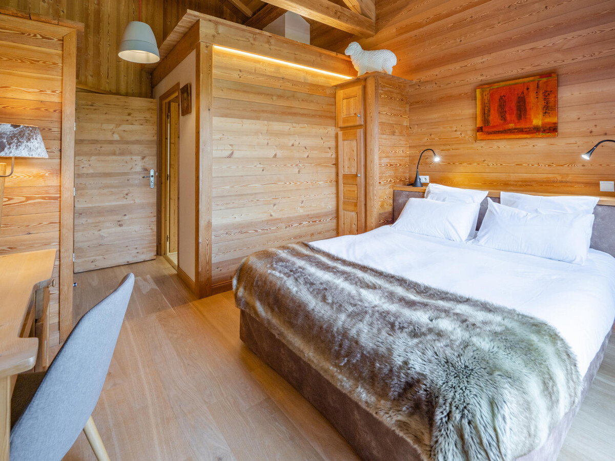 Chalet Bouquetin skis aux pieds – Jacuzzi, sauna, 6 chambres - Photo 8