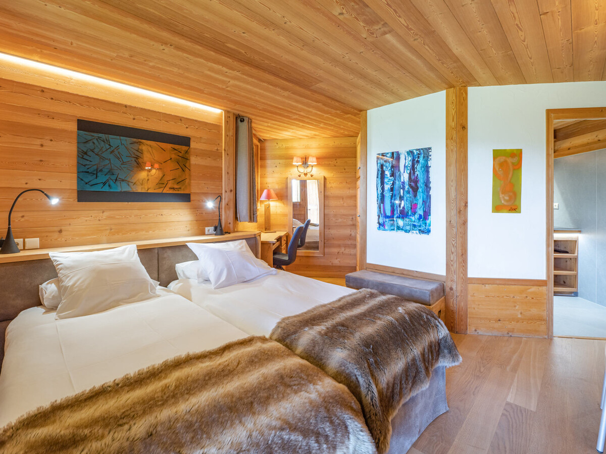 Chalet Bouquetin skis aux pieds – Jacuzzi, sauna, 6 chambres - Photo 9