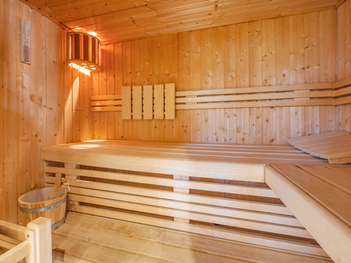 Chalet Bouquetin skis aux pieds – Jacuzzi, sauna, 6 chambres - Photo 12