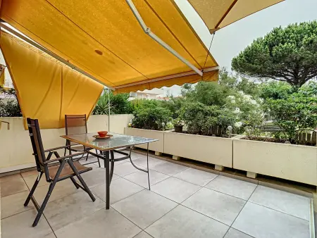Location appartement à Mauguio, Studio lumineux avec terrasse, climatisé, proche port & plage, parking privé