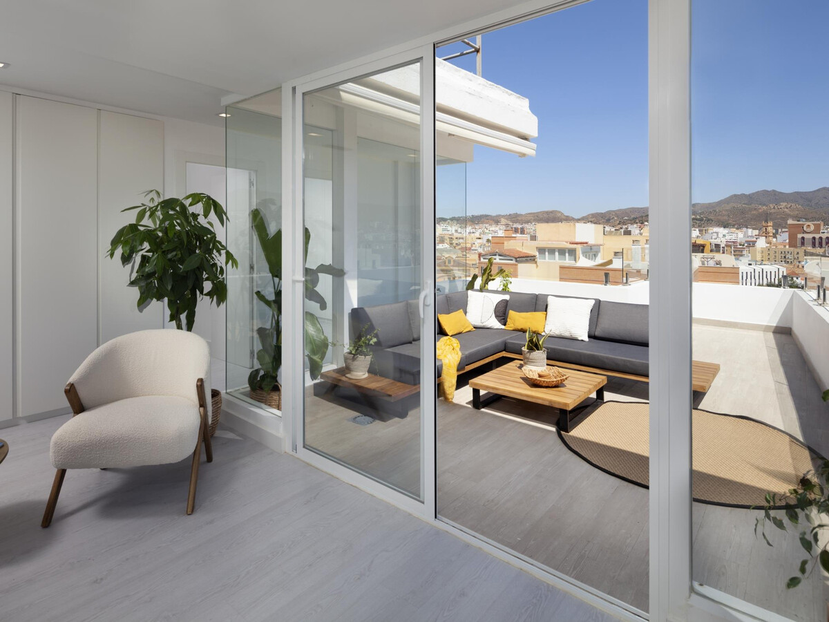 Penthouse 2 chambres, terrasse 20 m², centre historique Málaga - Photo 5