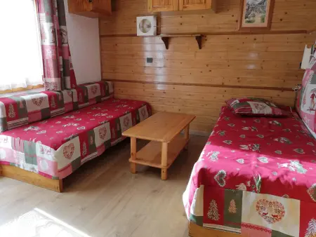 Location appartement à Valmorel, Studio chaleureux au pied des pistes, proche commerces, 4 personnes