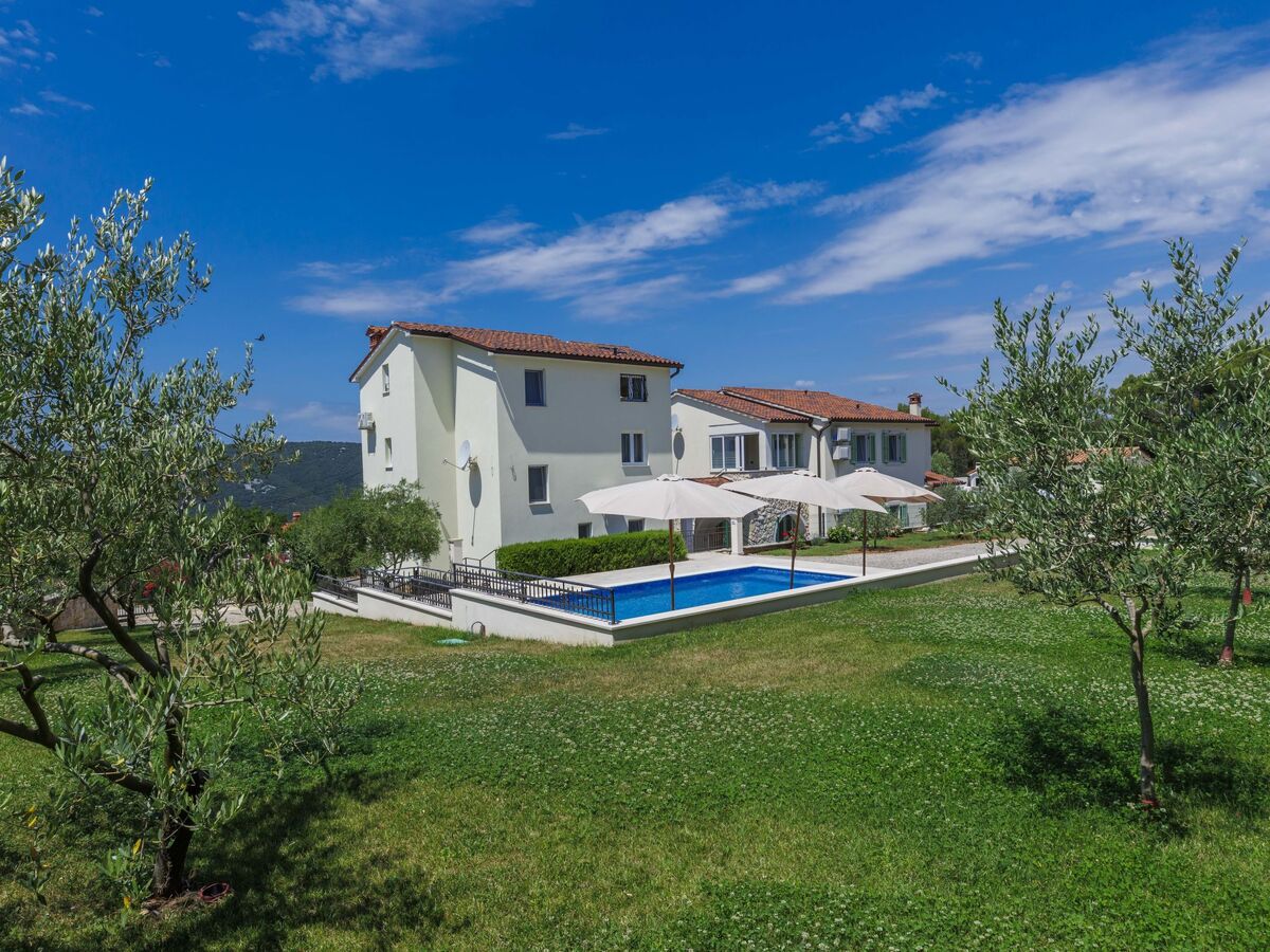 Villa Camellia à Trget : maison 3 étages avec piscine privée - Photo 17