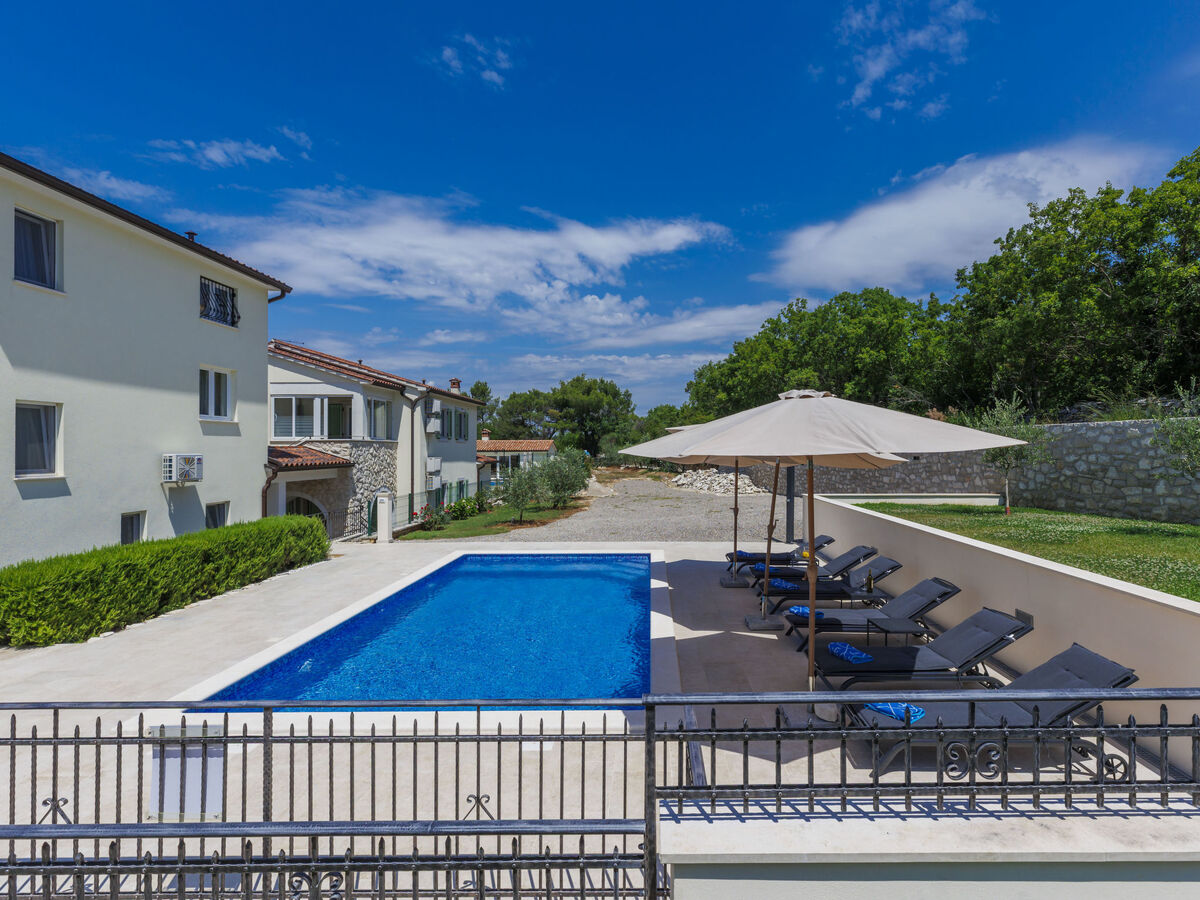 Villa Camellia à Trget : maison 3 étages avec piscine privée - Photo 19