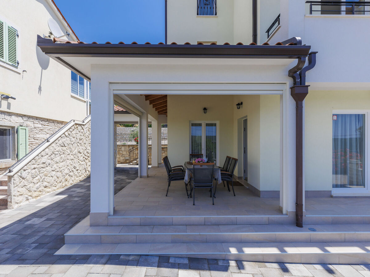 Villa Camellia à Trget : maison 3 étages avec piscine privée - Photo 22