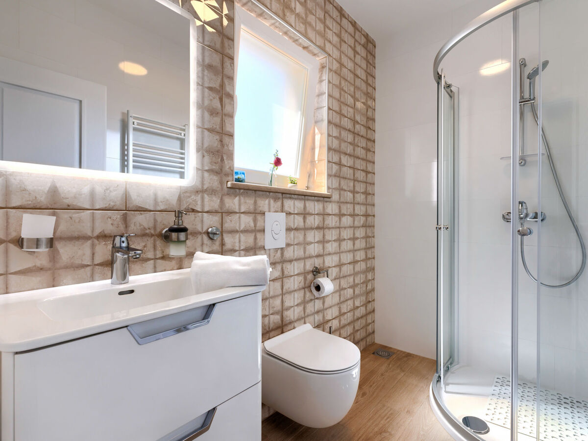 Villa Camellia à Trget : maison 3 étages avec piscine privée - Photo 26