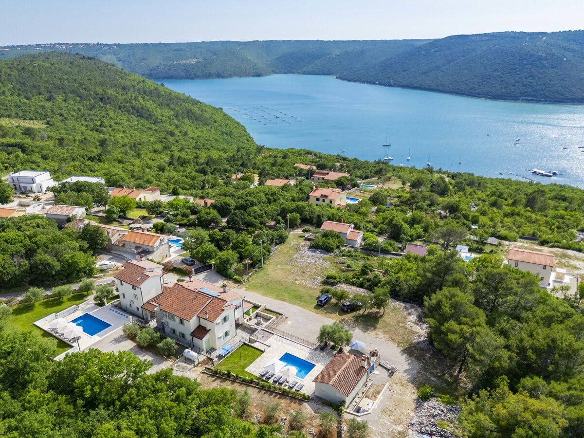 Villa Camellia à Trget : maison 3 étages avec piscine privée - Photo 32