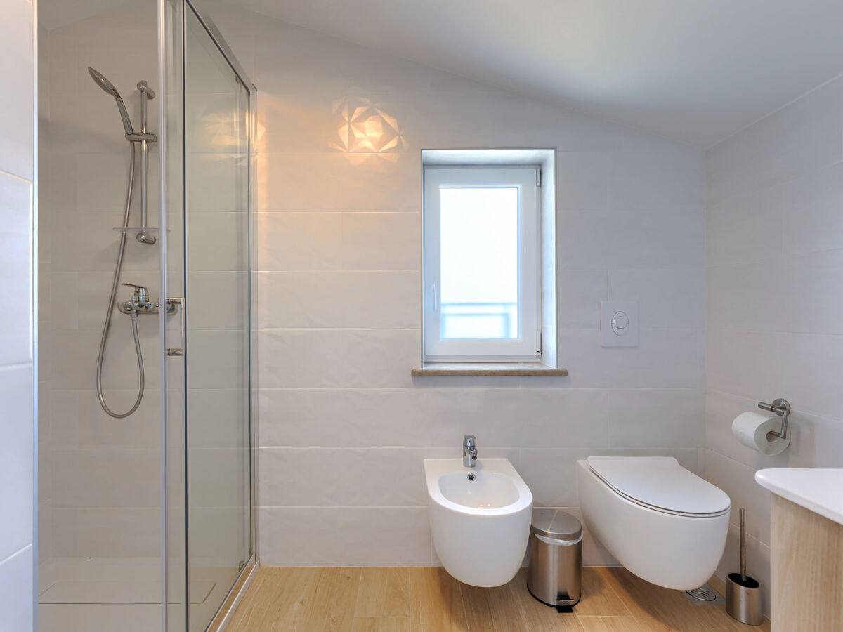 Villa Camellia à Trget : maison 3 étages avec piscine privée - Photo 37