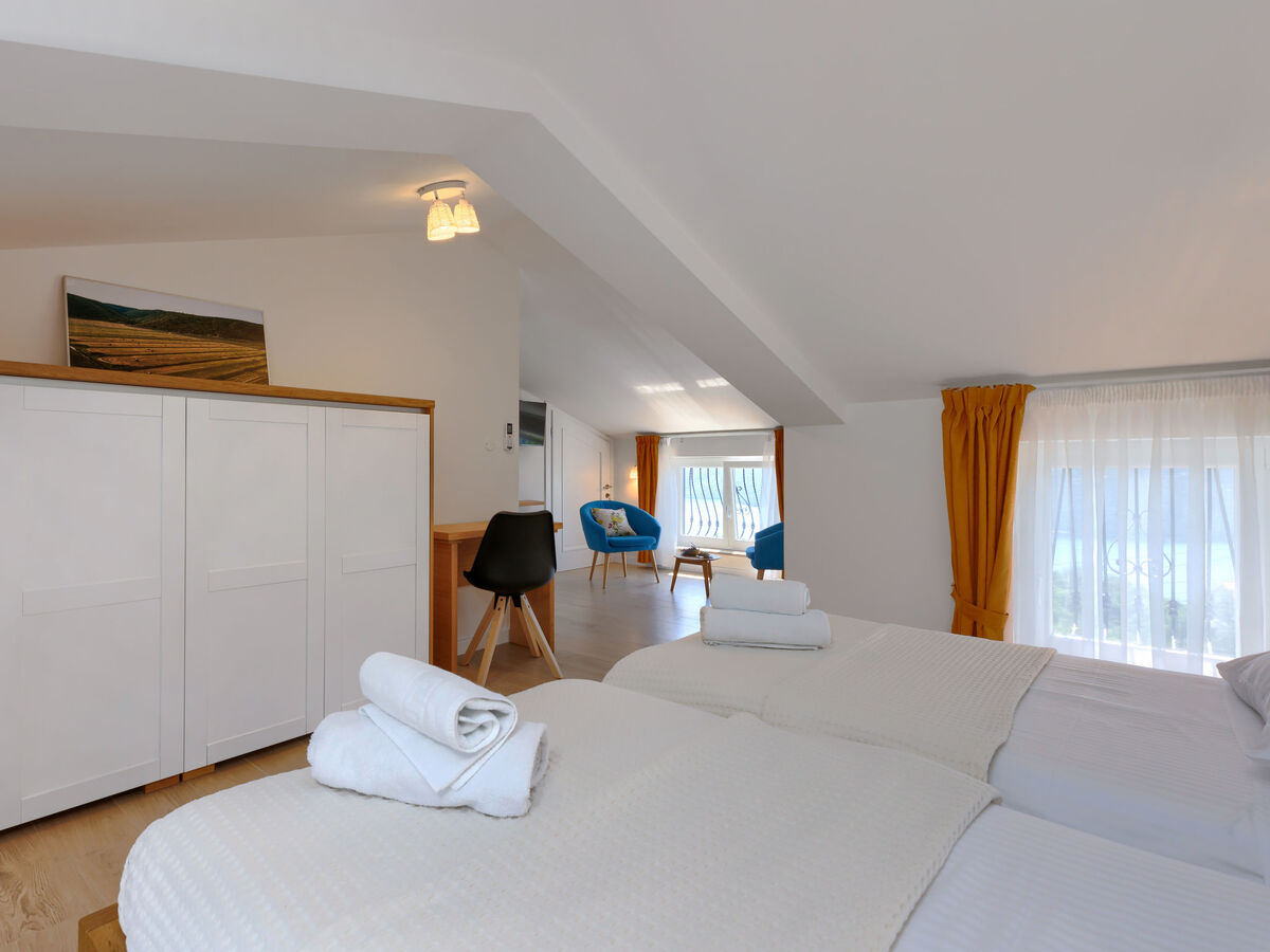 Villa Camellia à Trget : maison 3 étages avec piscine privée - Photo 42