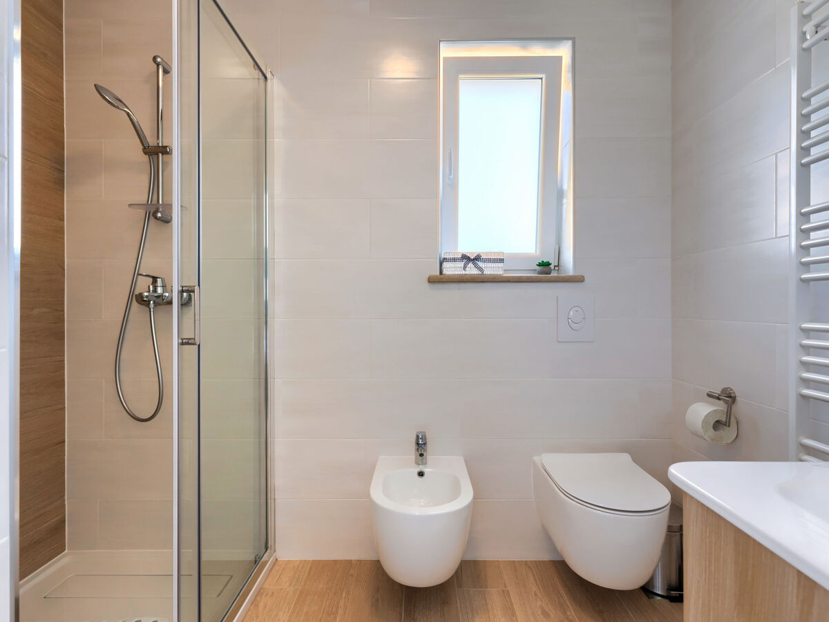 Villa Camellia à Trget : maison 3 étages avec piscine privée - Photo 45
