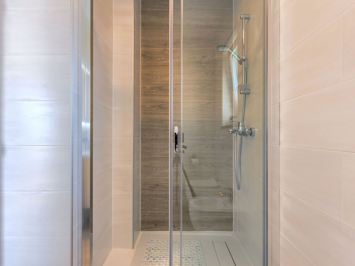 Villa Camellia à Trget : maison 3 étages avec piscine privée - Photo 46