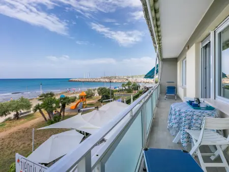 Massimo Beach House – appartement vue mer à 20 m de la plage : photo 6
