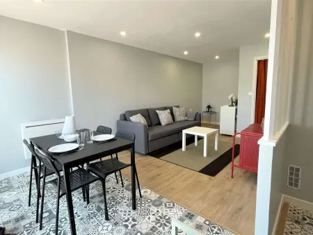 Location appartement à Port la Nouvelle, Studio 4 pers à 2 min de la plage avec TV écran plat, Wifi, proches commerces