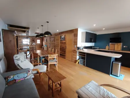 Location appartement à Montgenèvre, Appartement-Chalet Luxe 125m², 50m des pistes, Animaux OK, Garage
