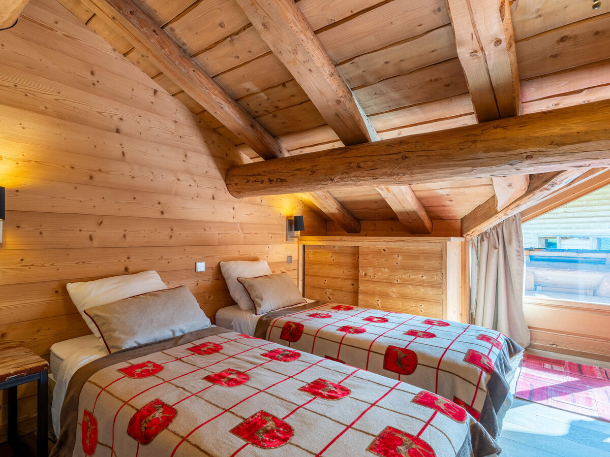 Chalet 5 chambres La Clusaz, terrasse Sud, vue Aravis - Photo 9
