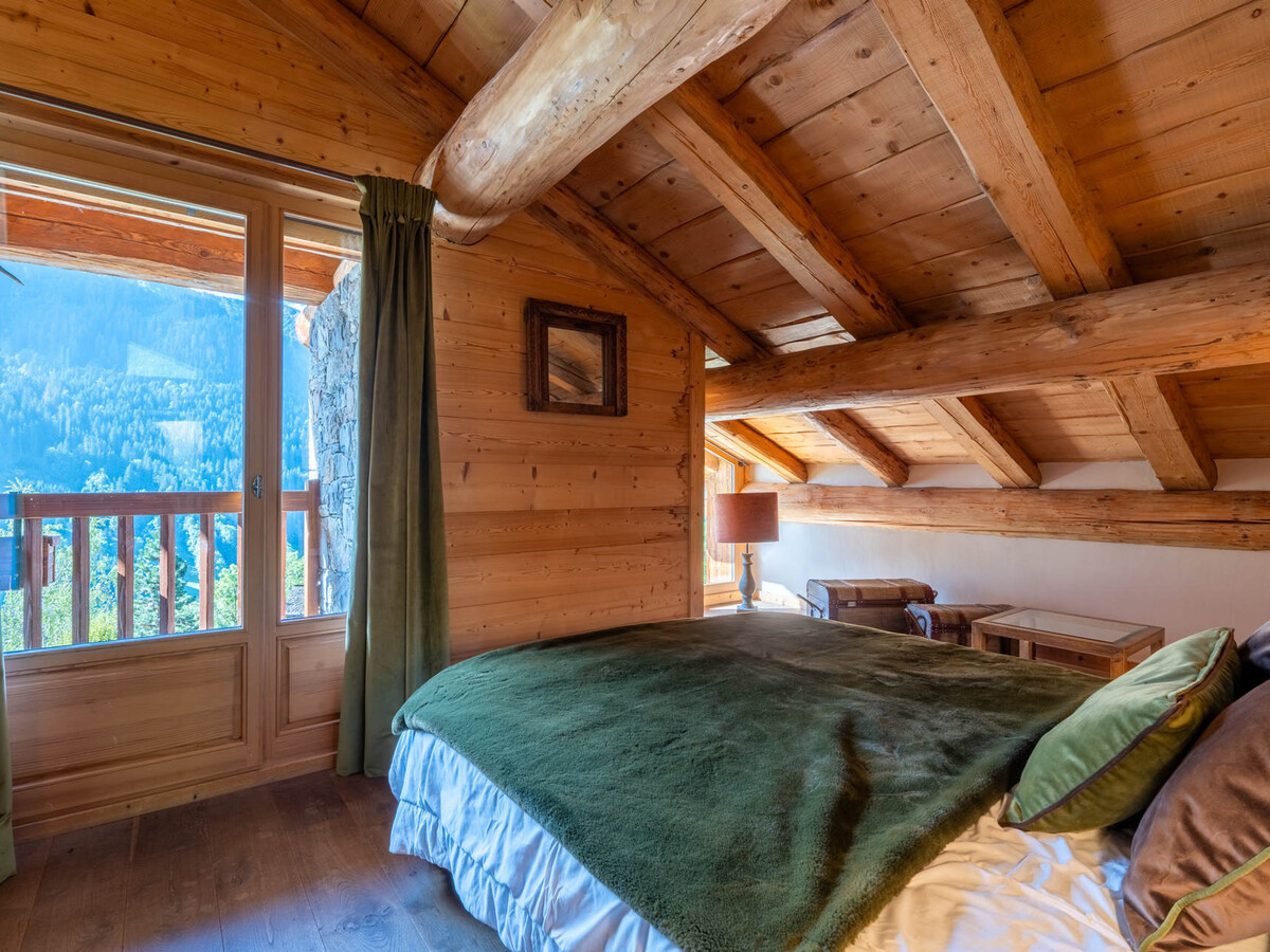 Chalet 5 chambres La Clusaz, terrasse Sud, vue Aravis - Photo 12
