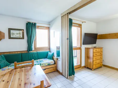 Location appartement à Bellentre, Charmant studio à Montchavin proche pistes, balcon, parking, équipé pour 4 pers.