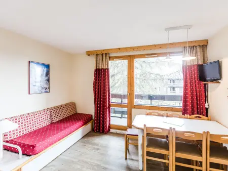 Location appartement à Bellentre, Appart 6 pers avec balcon, casiers à skis, proche pistes et commerces