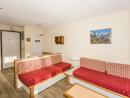 Location appartement à Bellentre, Charmant appartement rénové 4/5 pers. avec balcon, à 3 min des pistes – Montchavin Les Coches