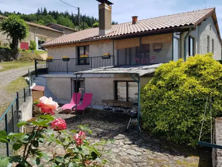Gîte le Tilleul, 2 personnes, montagne Bourbonnaise : photo 3