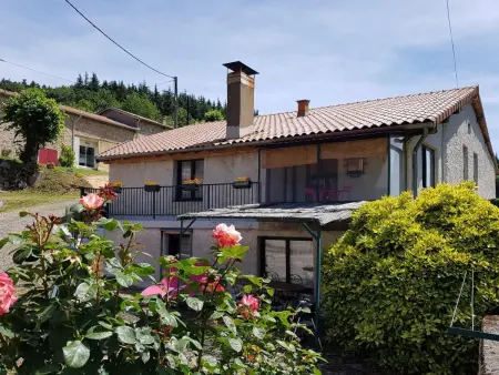 Gîte le Tilleul, 2 personnes, montagne Bourbonnaise : photo 4
