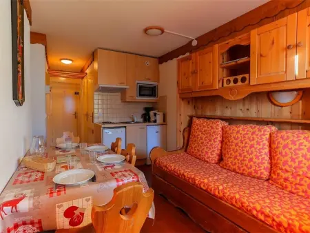 Location appartement à Val Thorens, Charmant Appartement Rénové - 4 Pers, Balcon Sud, Cœur de Val Thorens, Accès Pistes et Commerces