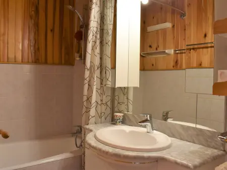 Appartement Méribel 5 pers : cheminée, terrasse Sud, pistes à 250 m : photo 5