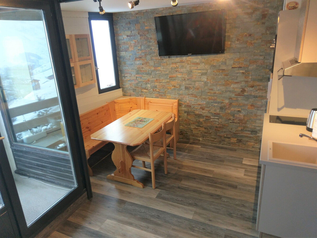 3 pièces rénové 6e étage, balcon fermé aux Menuires - Photo 3