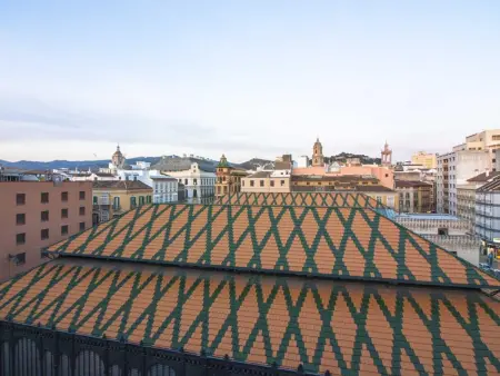 Location appartement à Málaga, Spacieux Apt. 2 Ch. au Dernier Étage avec Ascenseur, 2 SDB, Clim, Wifi et Cuisine Équipée