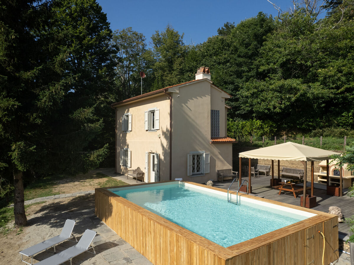 Lucrecia, gîte 6 pers. avec piscine à Buti - Photo 1