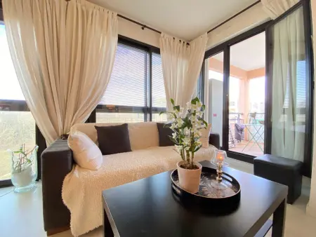 Superbe T2 avec terrasse de 60m² et parking privé à Annecy - Photo 4