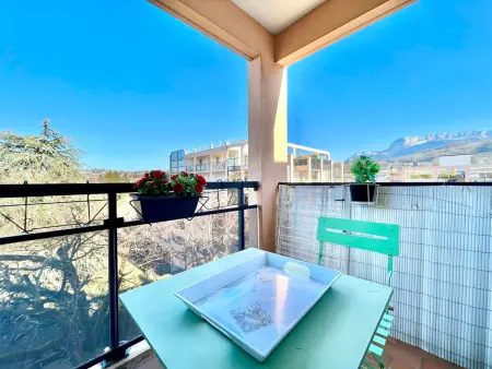 Superbe T2 avec terrasse de 60m² et parking privé à Annecy - Photo 6
