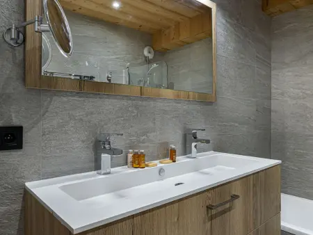 Appartement moderne à Courchevel, près des pistes : photo 9