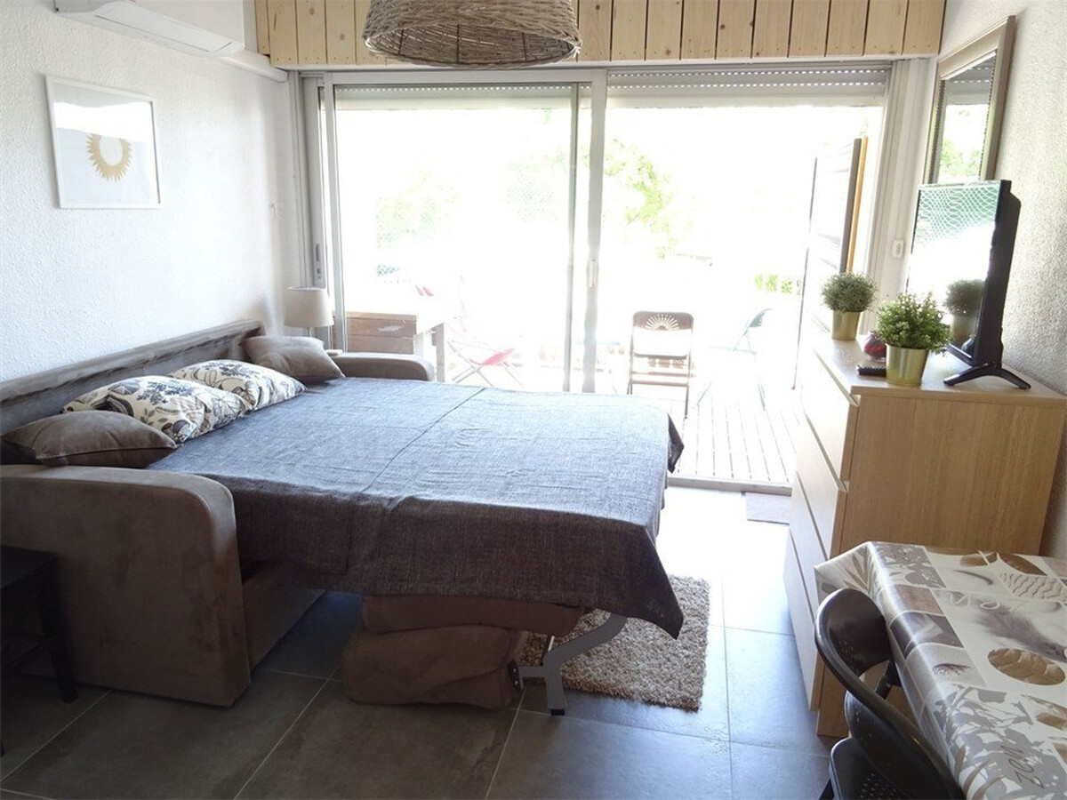 Studio rénové 10m² terrasse, clim, garage à Balaruc-les-Bains - Photo 4