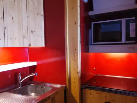 Studio 28m² ski aux pieds, balcon sud vue pistes : photo 6