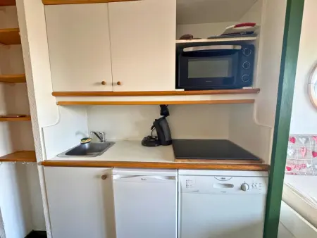 Appartement cabine 6 pers. aux Menuires, balcon Sud-Ouest vue montagne : photo 4