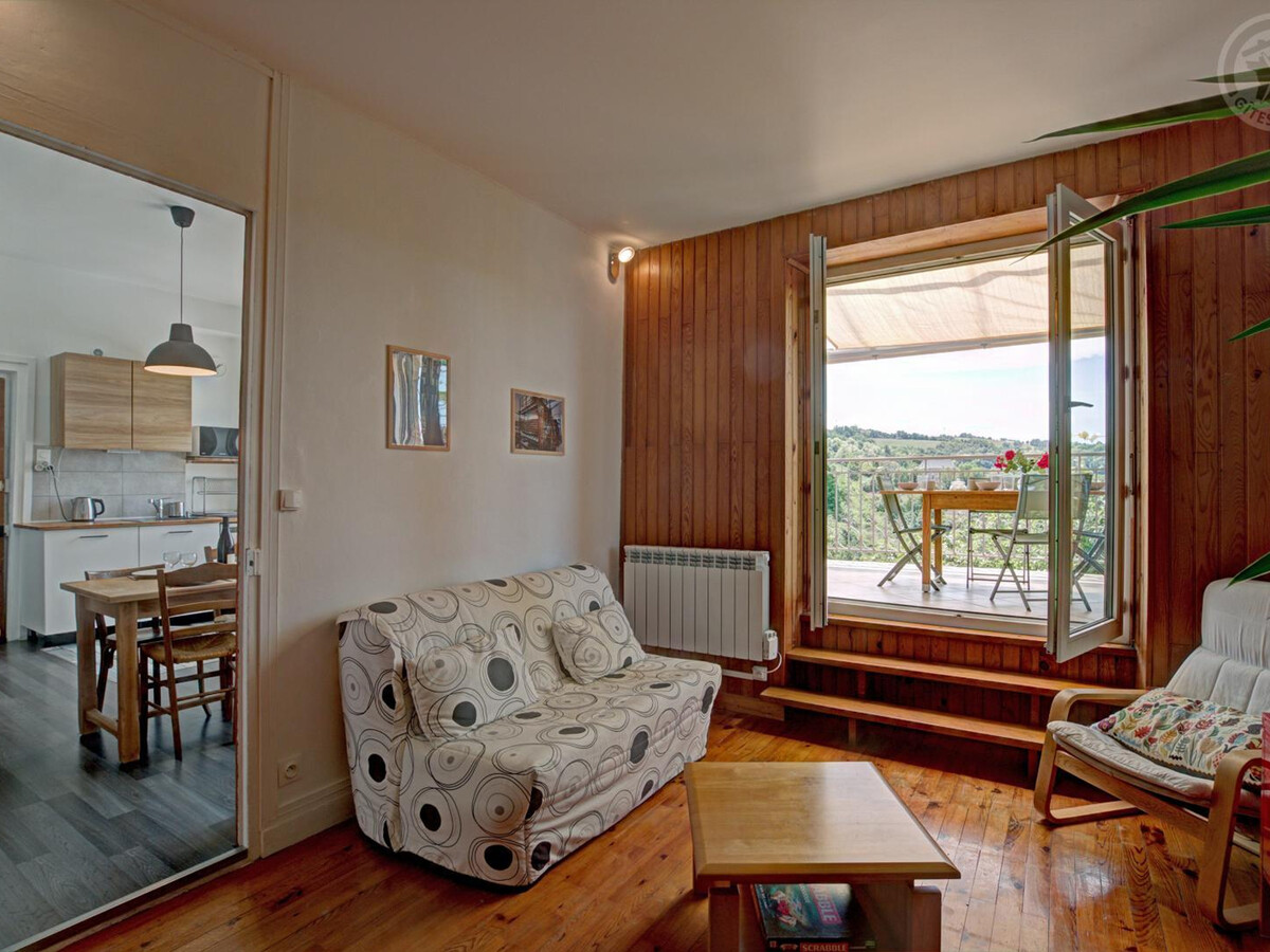 Appartement 45m² rénové, terrasse plein Sud à Saint-Genest-Lerpt - Photo 6