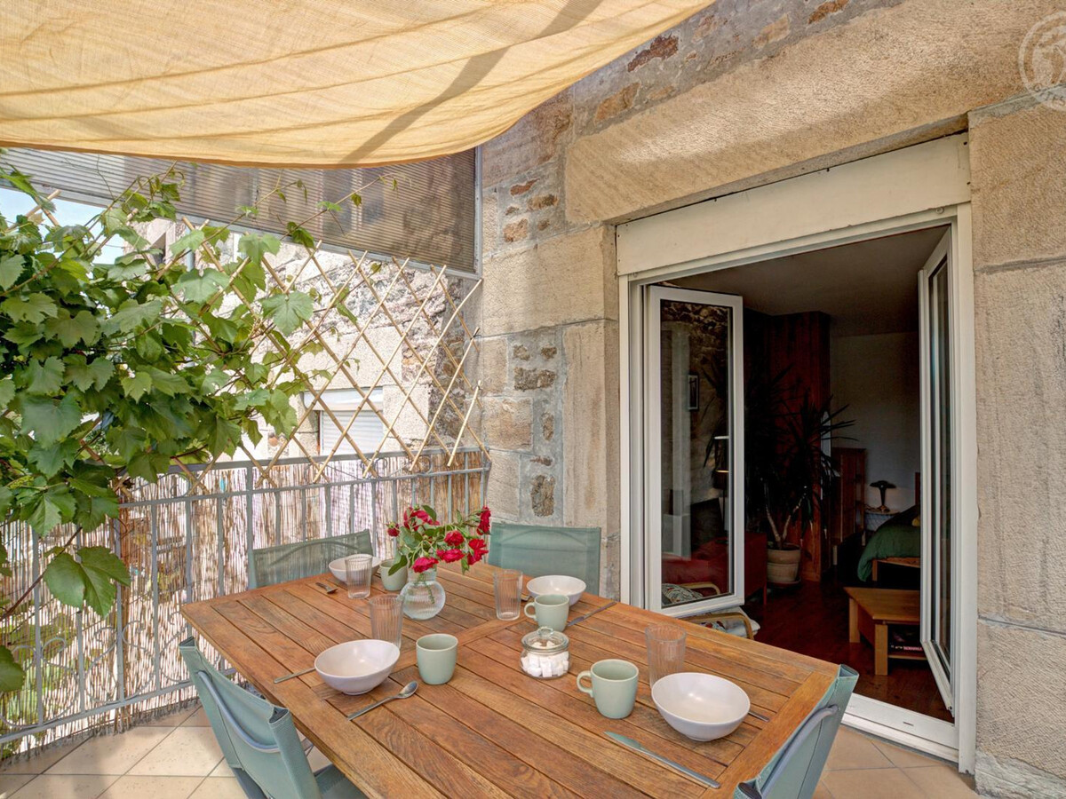 Appartement 45m² rénové, terrasse plein Sud à Saint-Genest-Lerpt - Photo 10